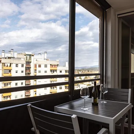 Elegant 1-bedroom Near Hill Forest * Laibach