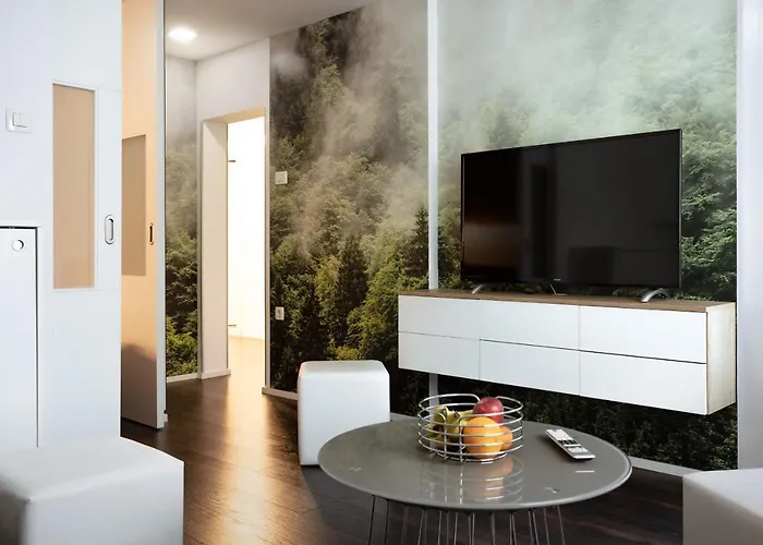 Elegant 1-bedroom Near Hill Forest Appartement Ljubljana