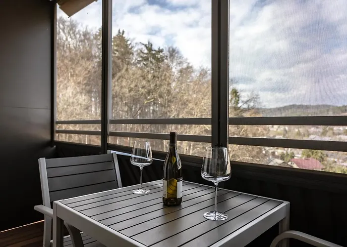 Apartmán Elegant 1-bedroom Near Hill Forest